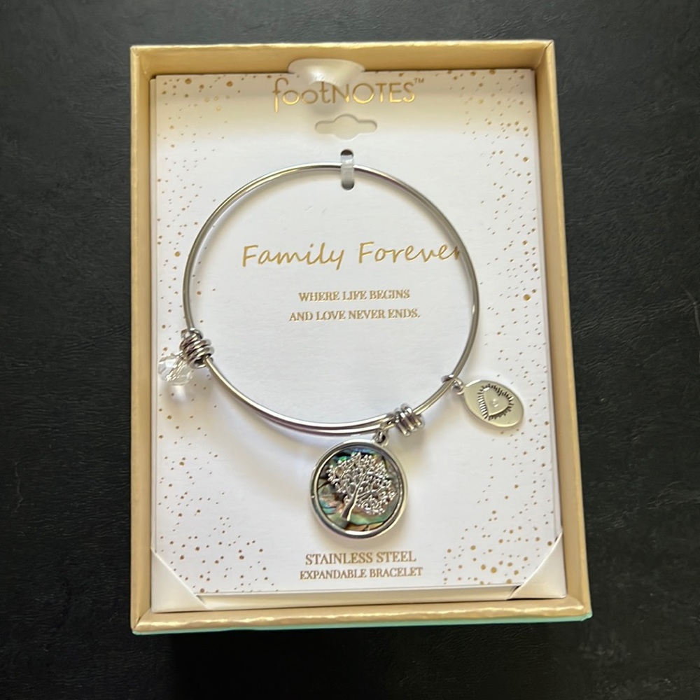 Family expandable bracelet